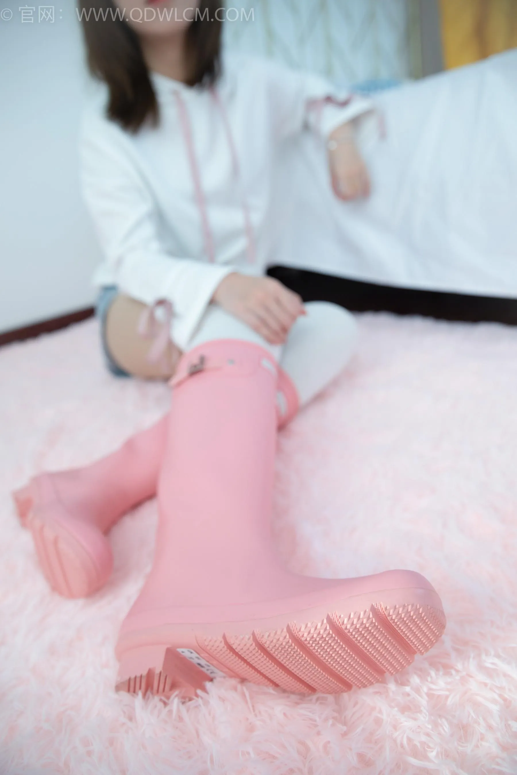 物恋传媒 NO.1509 婷婷-黑色的花 [162P]插图1
